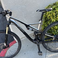 Specialized Stumpjumper Expert. Mountain Bike. 