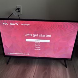 Roku 32in TV/ Remote
