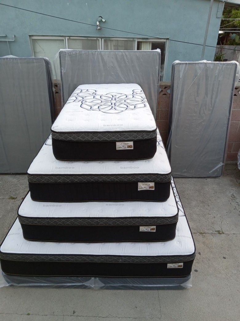 Queen Size Pillow Top Mattress 12\