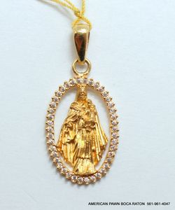 Madonna and Child 18K solid Gold Oval Pendant with Clear Gemstones Pre-owned 