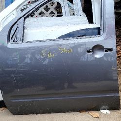 2010/2011/2012 Nissan Frontier Left Door Ll