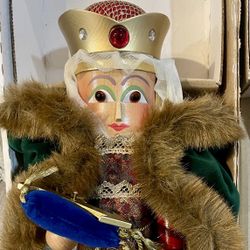 Steinbach Maid Marion nutcracker