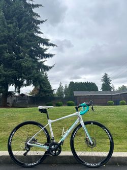 Liv Avail Advanced Carbon Women’s Endurance Road Bike – Small Frame - Bicycle Shimano Ultegra
