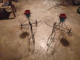 Garden plants pots bycicles decoration