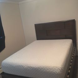 Queen iComfort Mattress & Dark Brown Bed Frame Combo - Excellent Condition