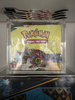 Pokemon Evolving Skies Booster Box *w/ Magnetic Acrylic Case*