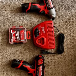 Milwaukee Drill/Driver/Impact  Set