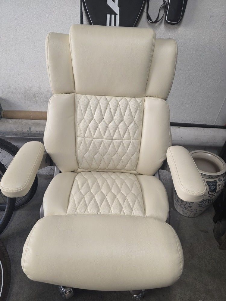Office Chair - Adjustable Lumbar Support Brand New Unused $200 OBO