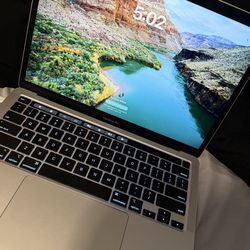 Macbook Pro 13inch M2