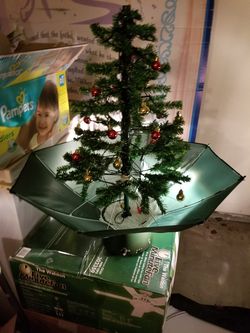 Snow falling Christmas tree