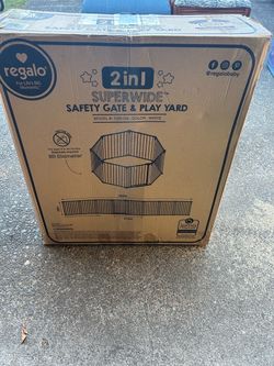 Safety gate and play yard