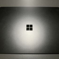 Microsoft Surface Laptop 3 - 13.5" (Win11 Pro, 16GB RAM, 256GB SSD, i7, TouchScreen)
