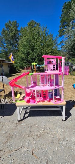 Barbie dreamhouse