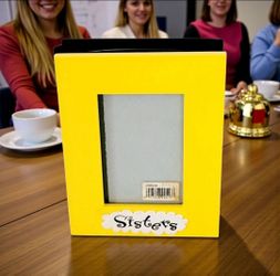 BURNES Mini Max 4"X6" SISTERS Yellow/ Black Velvet Photo Album Holds 81 Pictures. Box has Blemish. This Burnes of Boston Mini Max photo album is desig