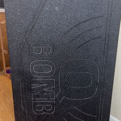 Q BOMB Speaker Box