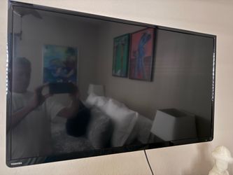 Toshiba 39” TV