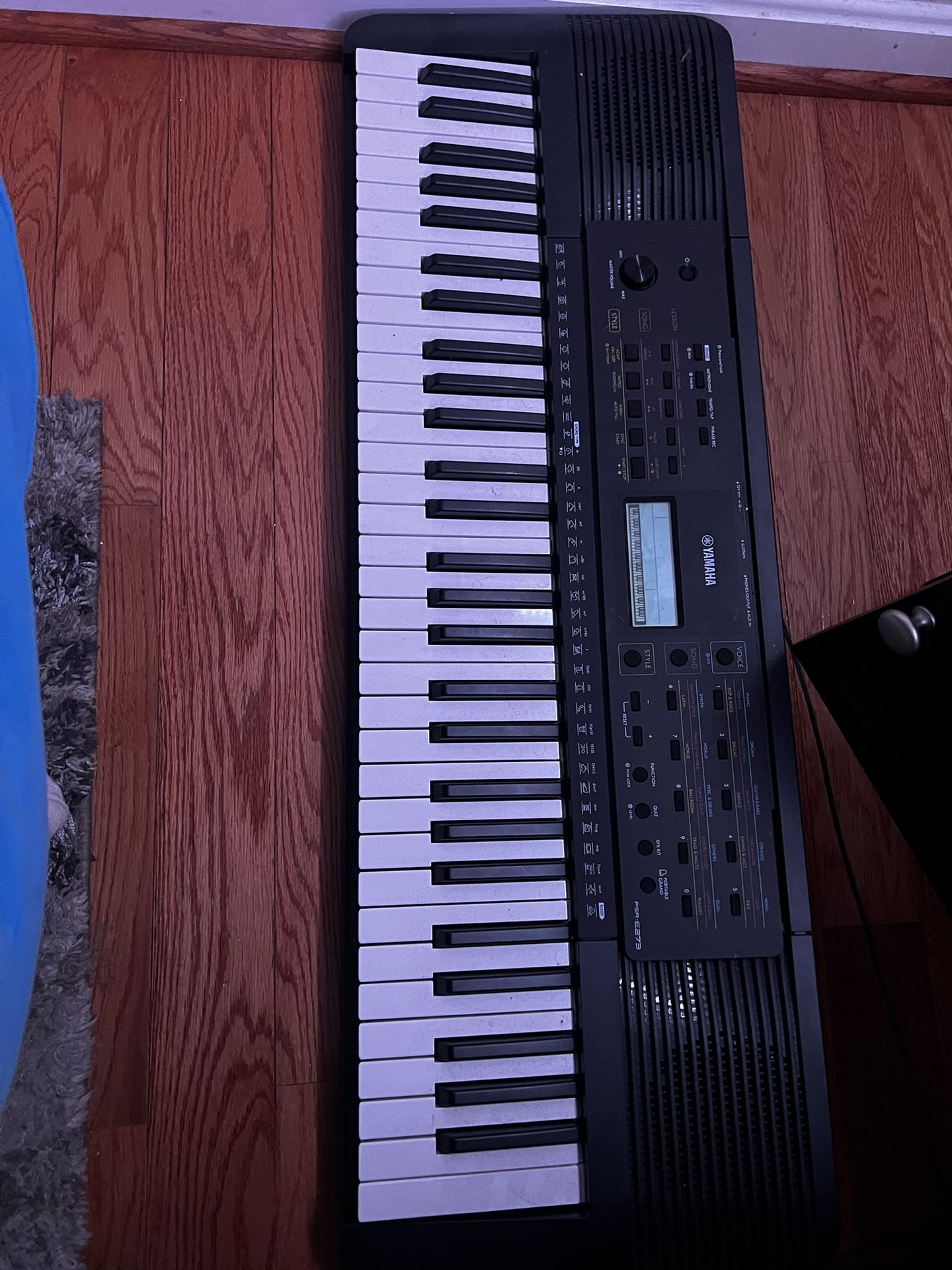 Yamaha PSR-E273