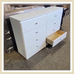 Eight drawers dresser