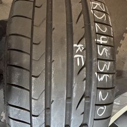 (1) 20” Bridgestone runflat 245/35/20 like new tire