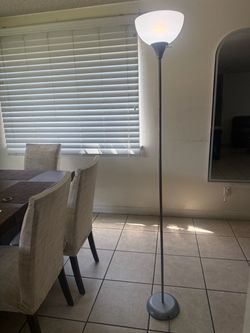FLOOR LAMP