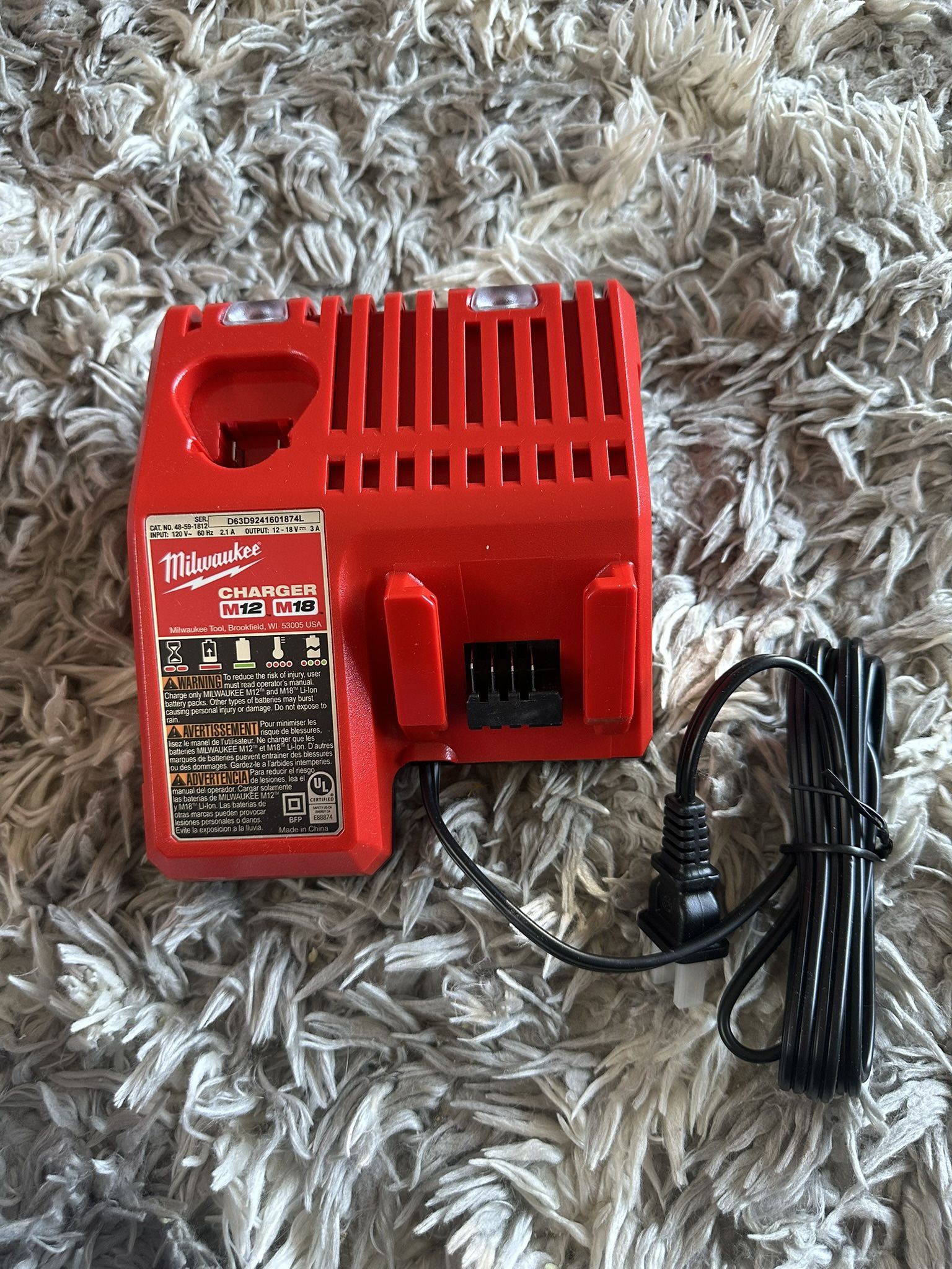 Milwaukee M12 & M18 Battery Charger