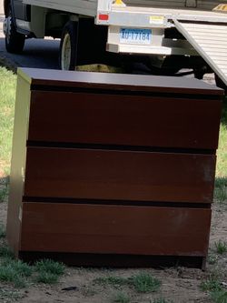 Dresser. Plenty Of Space In These Drawers!!!
