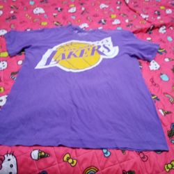 Lakers Teeshirt Size Medium Adults 