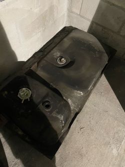 Mustang foxbody fuel tank fuel pump