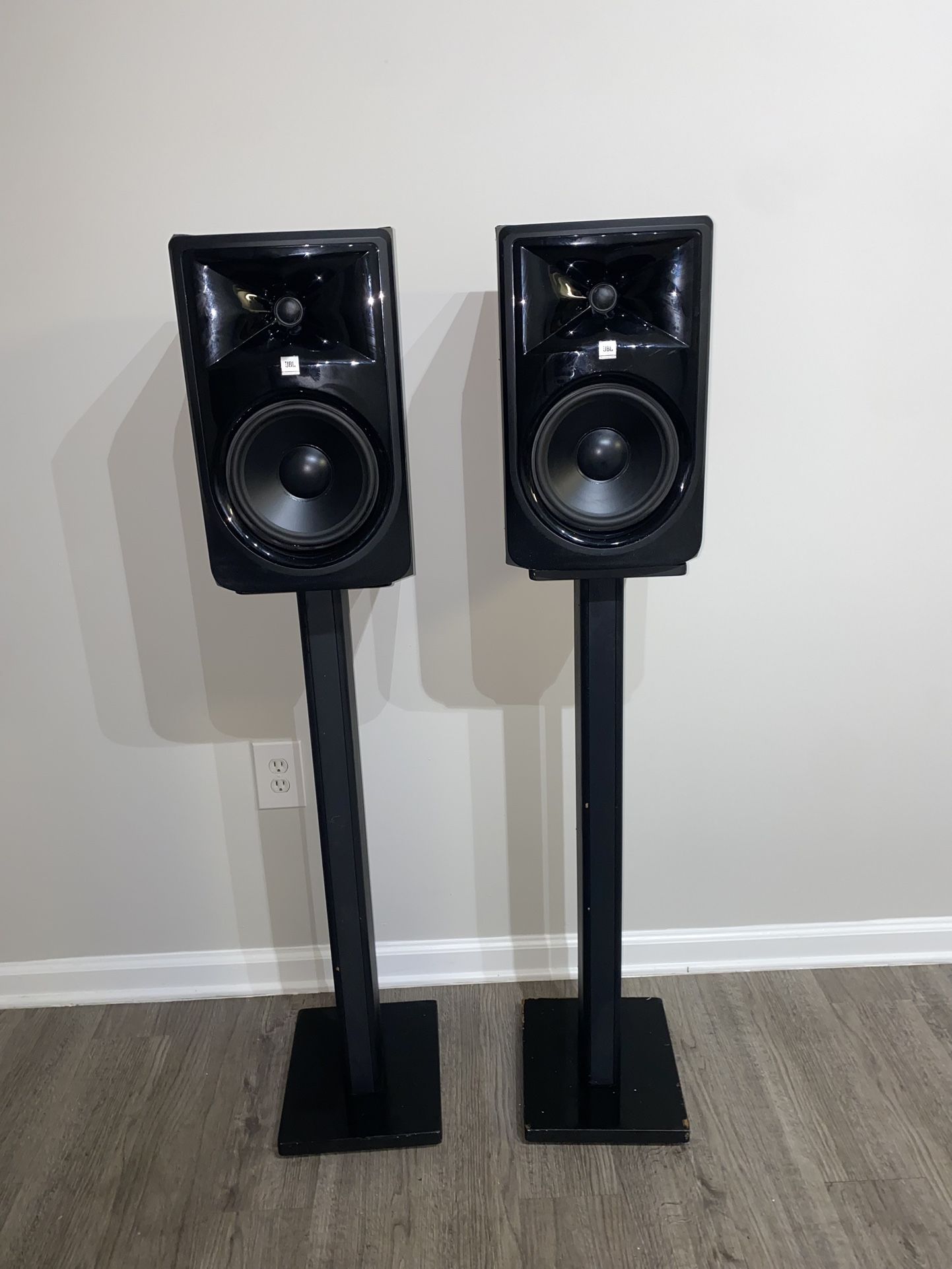 JBL MK2 3 Series 308 Studio Monitors And Includes Speaker Stand