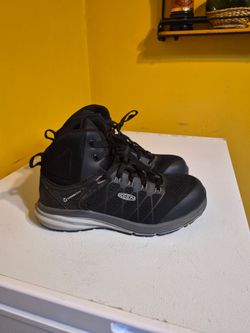 Women's size 9 work boots
