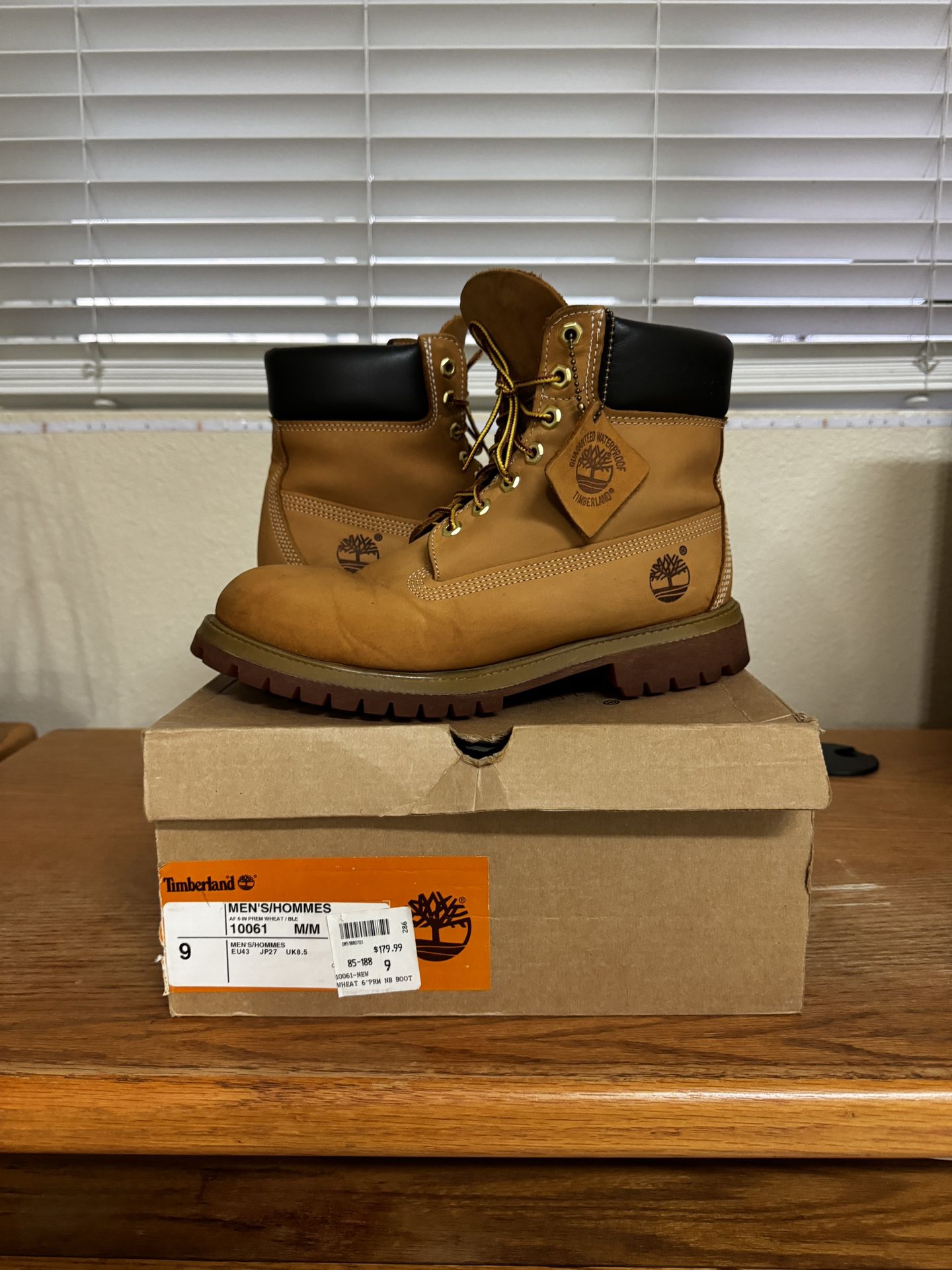 Size 9 Pre-Owned - Timberland Classic Premium 6in Boot Wheat Nubuck 10061