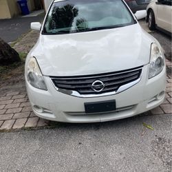 Nissan Altima 212