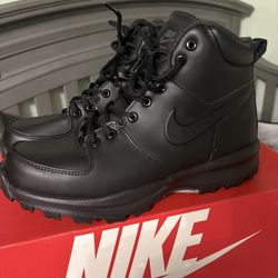Nike Men’s Boots 🥾 Size 8