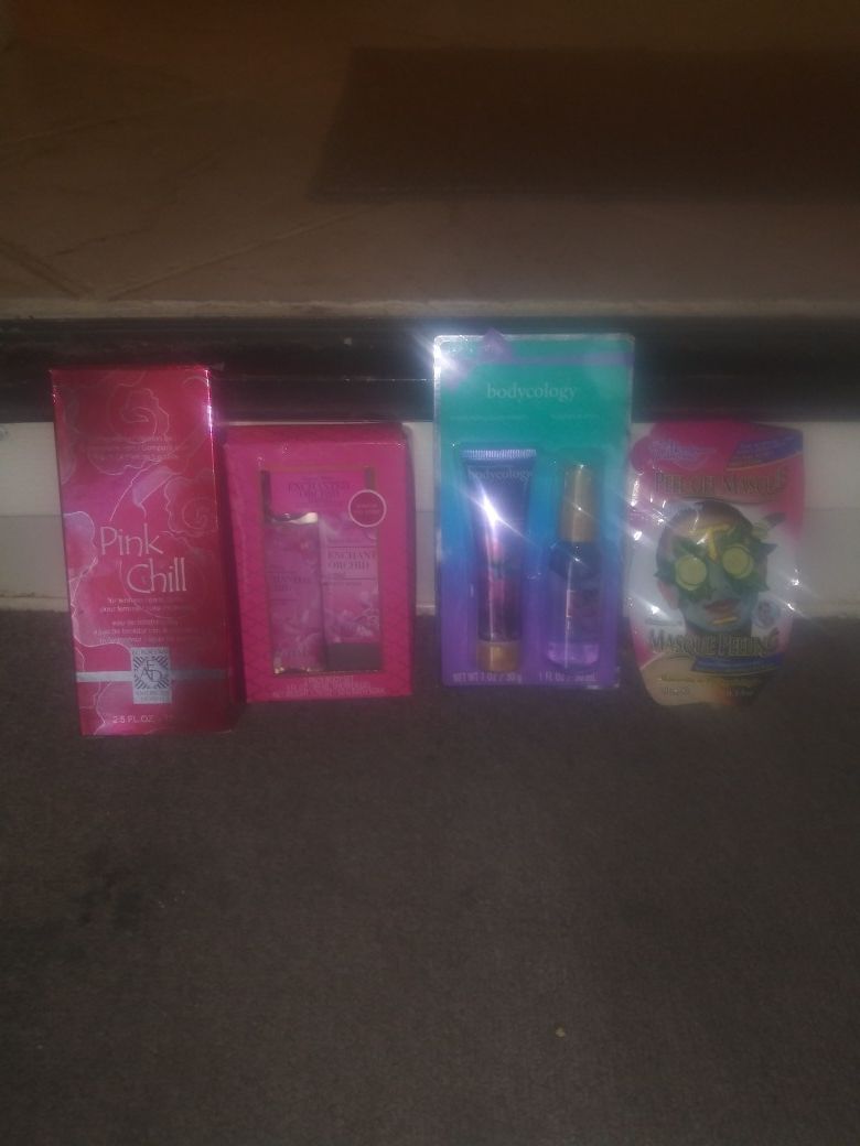 Girls Beauty set with bonus Victoria's Secret coin purse! All brand new! Selling as a bundle for only $8!