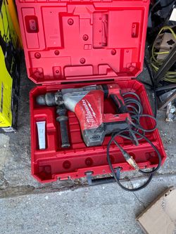 Milwaukee Corded Rotary Hammer Drill with Case