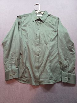 women's green button-up blouse by Siliteeloon size 8