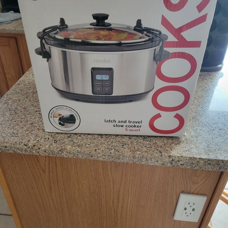 Cooks 5 Quart Programmable Latch and Travel Slow Cooker