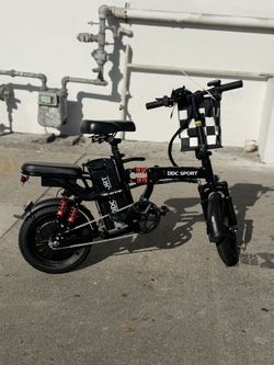 DDC SPORT FOLDING EBIKE 700W PEAK- 28 MPH-28-45MILES RANGE-ALARM