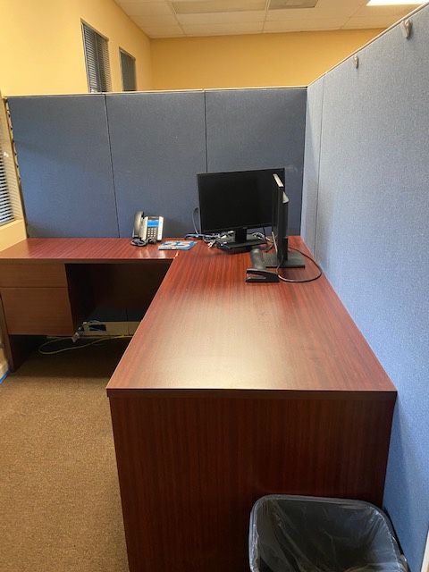 13 Call Center workstations available