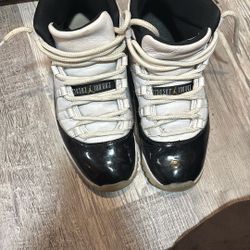 Men’s Jordan 11 “Gratitude” Size 9