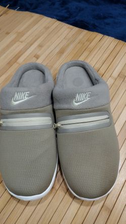 Nike Burrow Slippers New Size 10