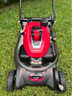 LIKE NEW HONDA HRN 216/170 CC STILL AVAILABLE. DO NOT LOSE YOUR ALMOST LAST CHANCE TO GET THIS BEAUTIFUL SELF-PROPELLED WITH DOUBLE BLADES CUTTING PER