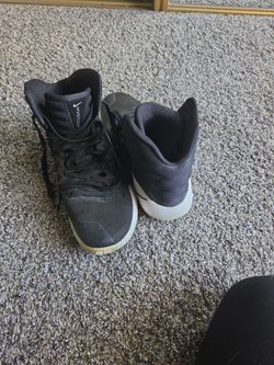 Nike- shoes - basketball