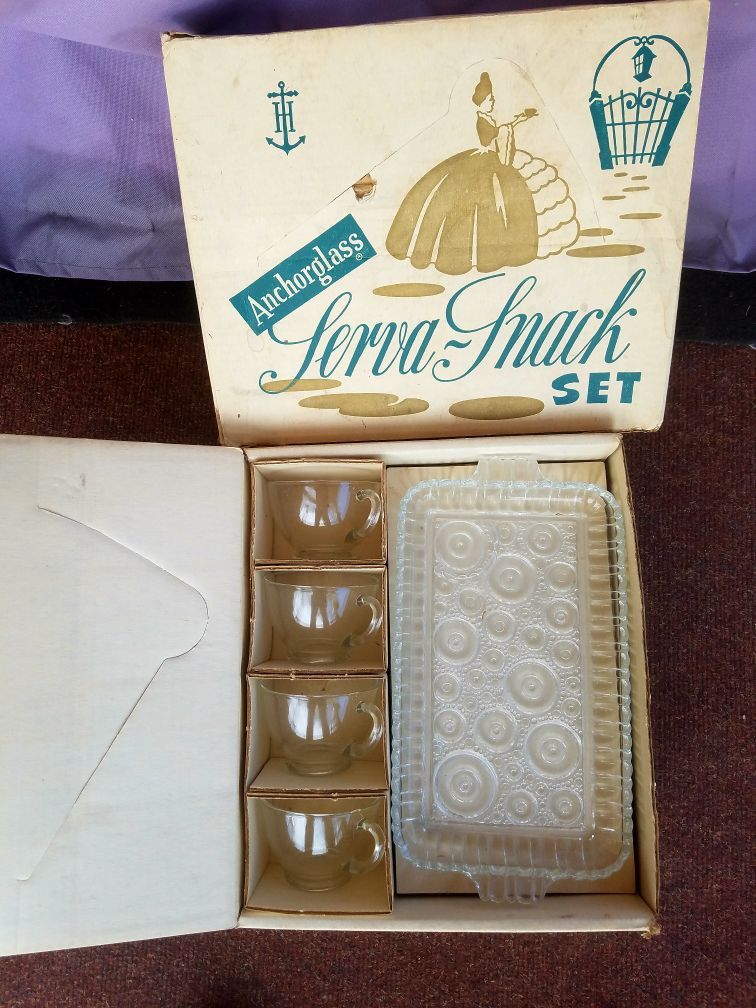 VINTAGE SERVA-SNACK
