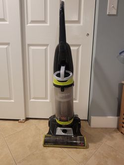 Bissell Cleanview Swivel Pet Vacuum Cleaner