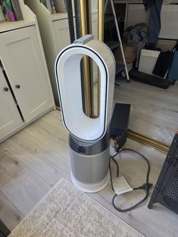 Dyson Hot+Cool Air Purifier Fan HF04 like new.