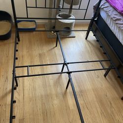 Black Metal Frame Full Canopy Bed