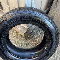 Michelin Premier LTX 235-65R18