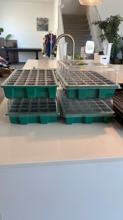 Growing trays