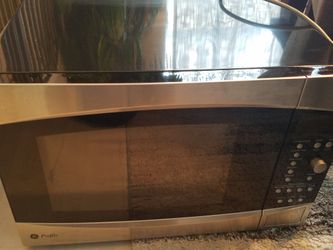 Like New microwave!! GE